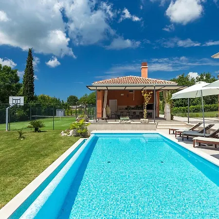 Ferienhaus Villag *