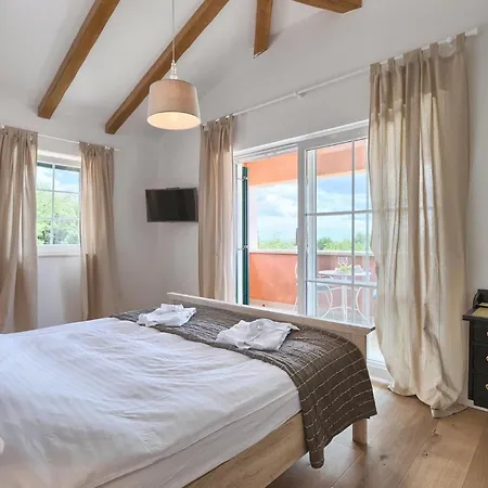 Ferienhaus Villag