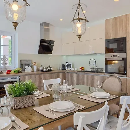 Ferienhaus Villag *